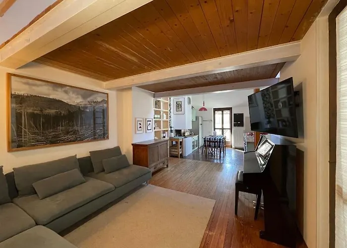 Grande In Area Storica Di *