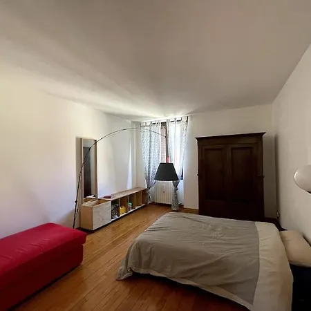 Grande In Area Storica Di 贝尔加莫